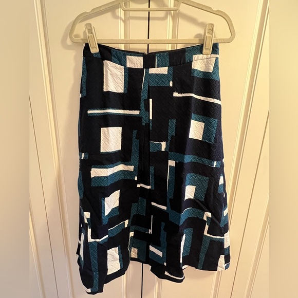 Women’s Banana Republic High Waisted Geometric Midi Skirt, Size 6 - Picture 3 of 15